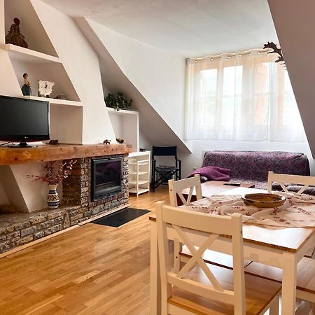 Apartamento Centrico Con Parking - L'Amfitriona Rialp Kültér fotó