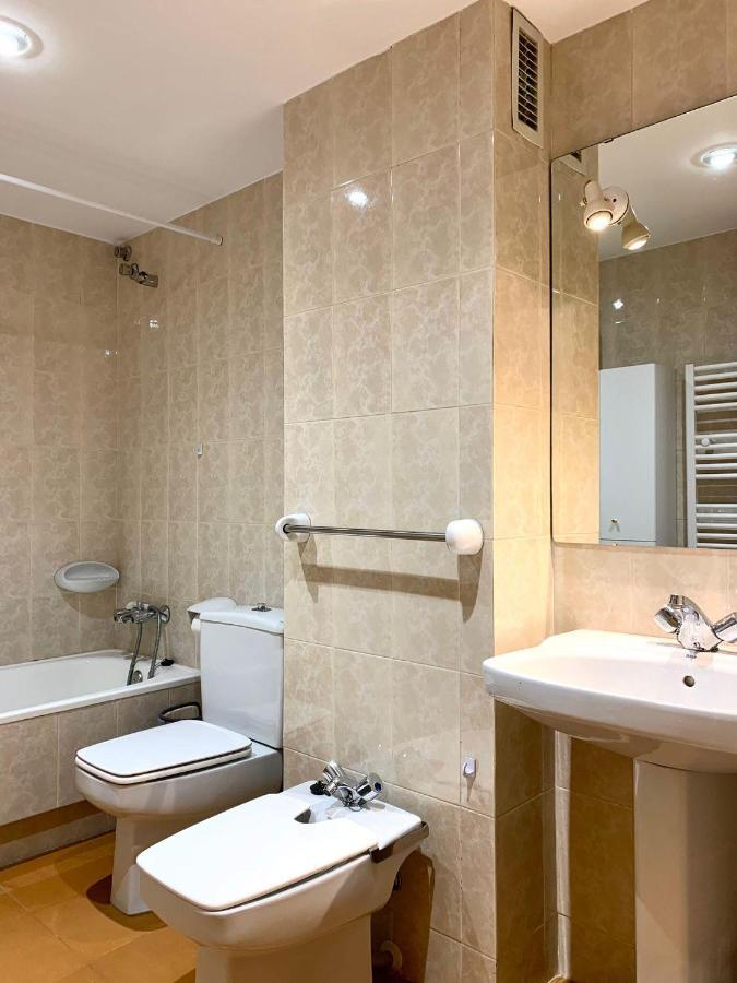 Apartamento Centrico Con Parking - L'Amfitriona Rialp Kültér fotó