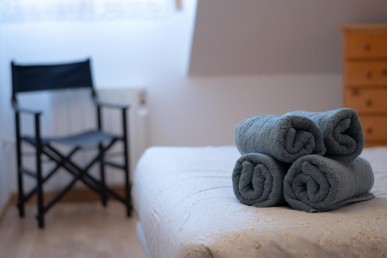 Apartamento Centrico Con Parking - L'Amfitriona Rialp Kültér fotó