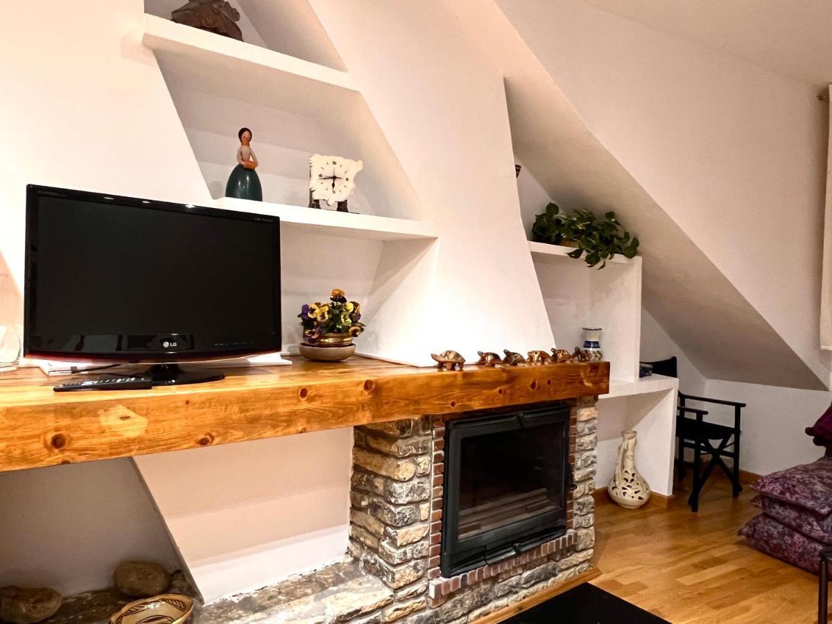 Apartamento Centrico Con Parking - L'Amfitriona Rialp Kültér fotó